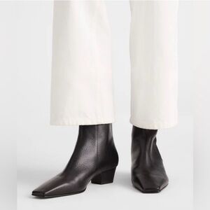 Madewell Black Leather Heeled Boots *FLAW* size 9 zipper seam- not actual zipper